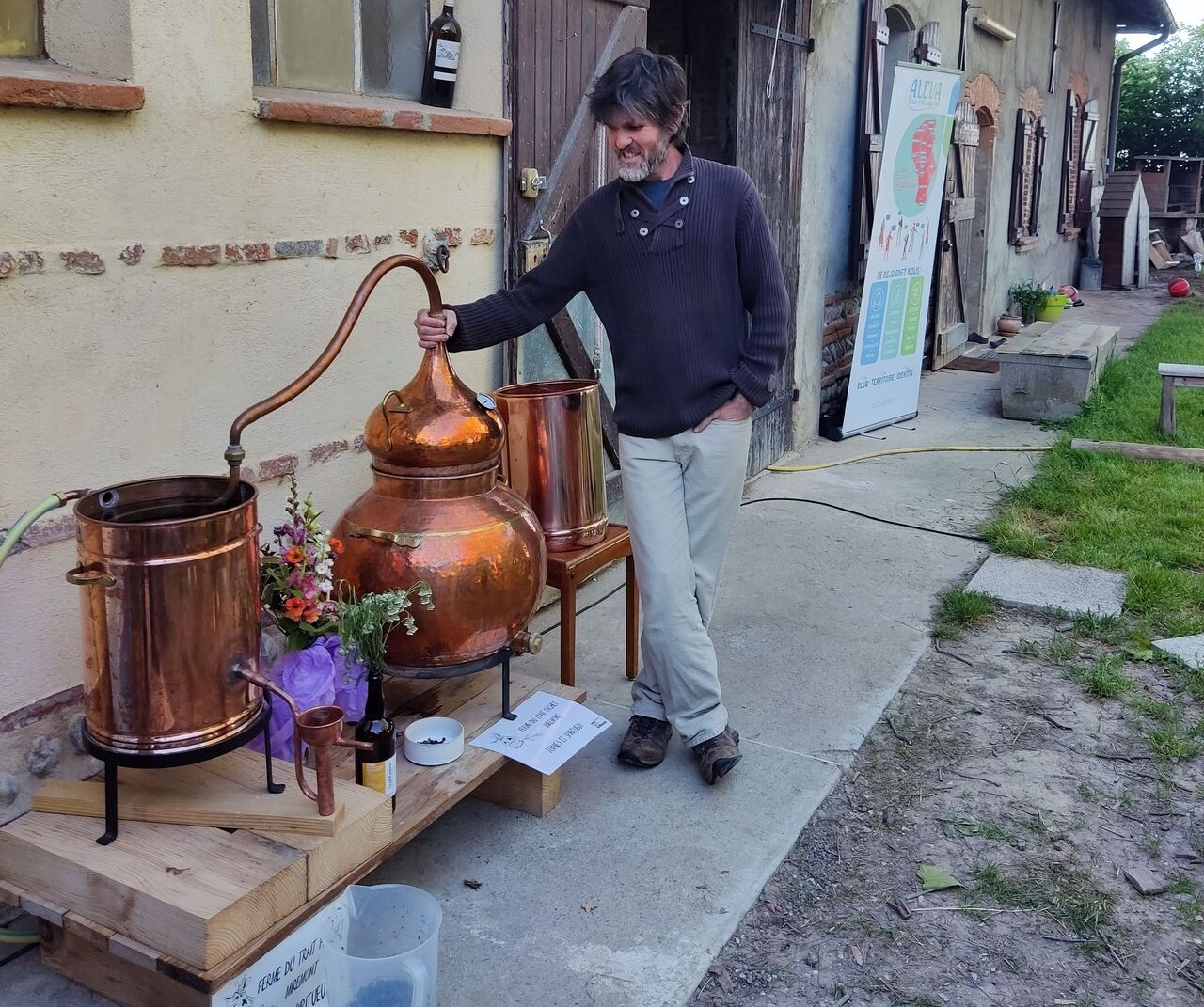 Claire & Jean - Ferme du Trait Fachet - Paysans distillateurs